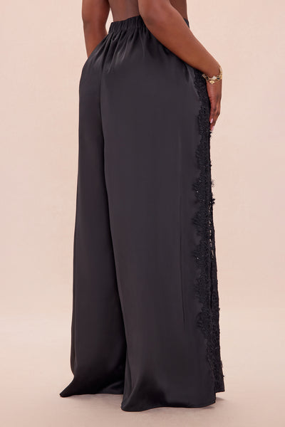https://cdn.shopify.com/s/files/1/0293/9277/files/01-14-26_S7_2_25GWQ17495_Black_ZSR_AB_IM_15-45-24_PLUS_18899_PXF.jpg?v=1772215363&with=400&height=600