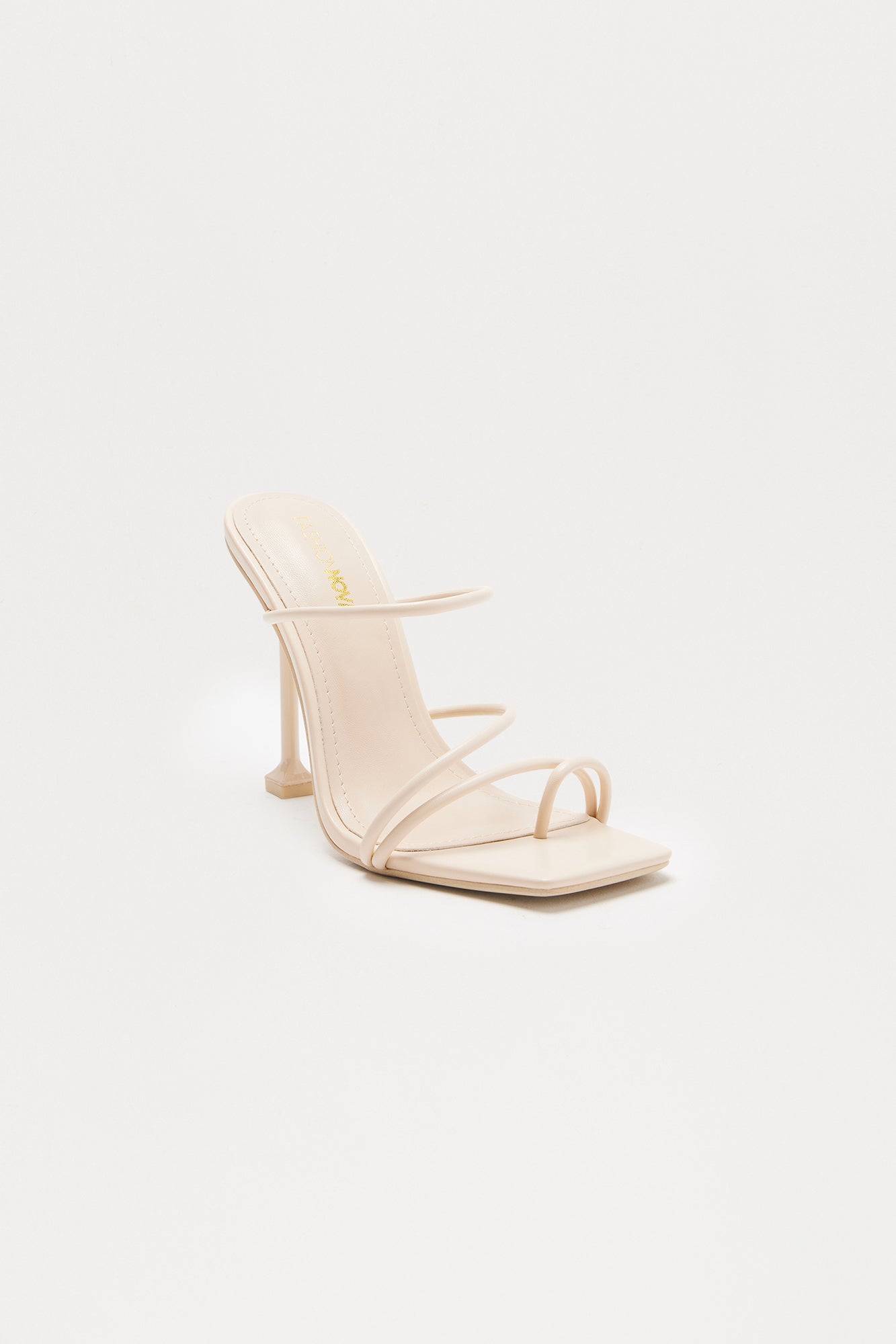 https://cdn.shopify.com/s/files/1/0293/9277/files/03-03-25_S15_7_NAILME_White_CZ_10-13-078849_PXF.jpg?v=1742923088