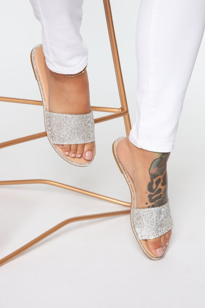 https://cdn.shopify.com/s/files/1/0293/9277/products/03-04-20_Studio_3_BR_JJ_10-58-47_14__MIRANDA_Nude_P_0148_RA.jpg?v=1583944457&with=400&height=600