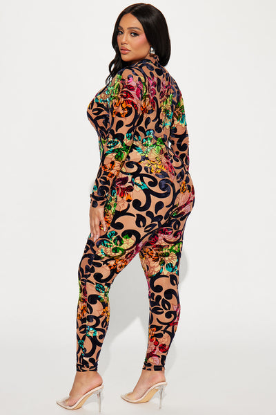 https://cdn.shopify.com/s/files/1/0293/9277/files/03-14-24_S1_44_P8355_MultiColor_KT_SS_14-15-03_PLUS_39177_PXF_MH.jpg?v=1711148180&with=400&height=600