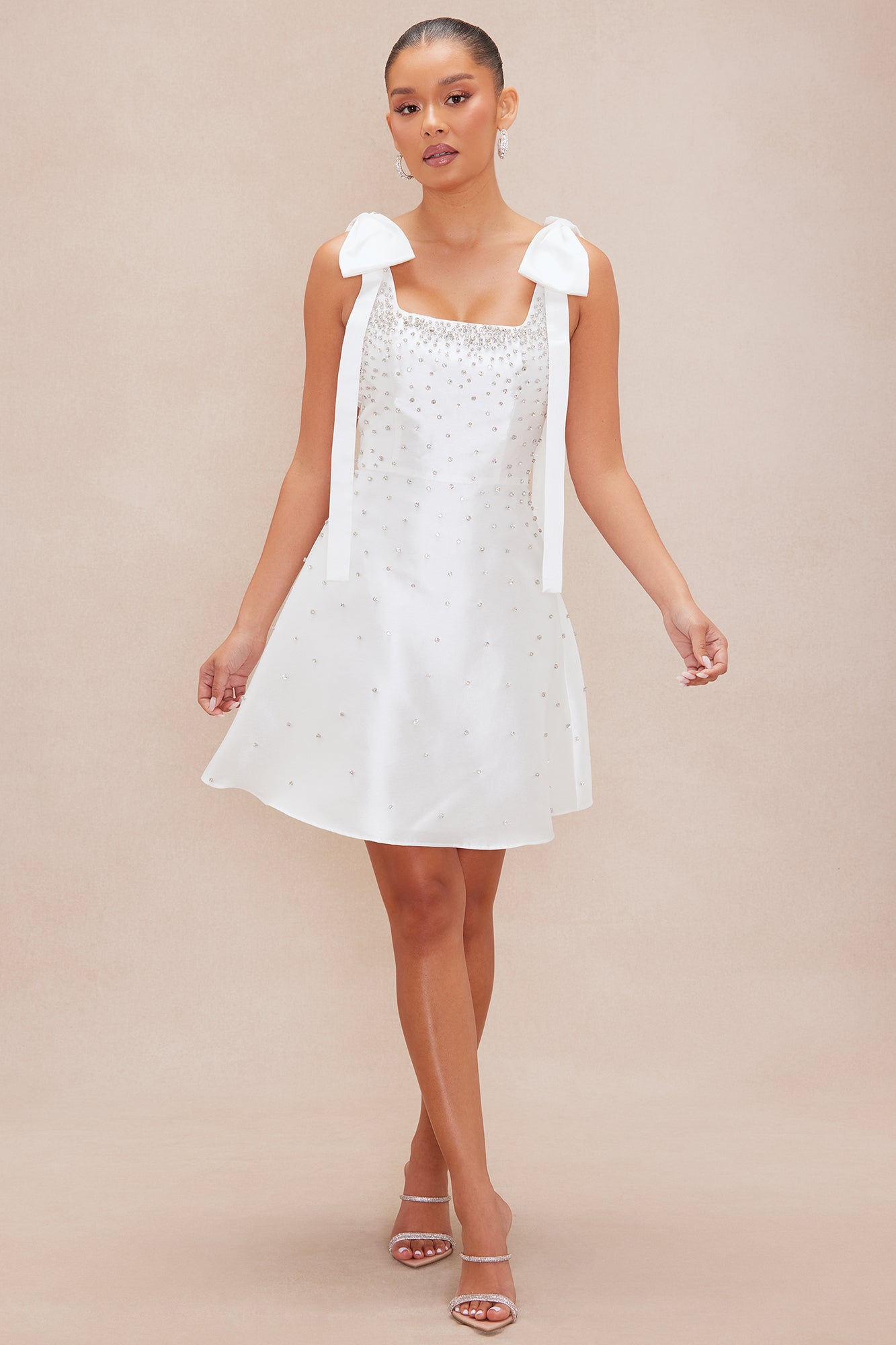 https://cdn.shopify.com/s/files/1/0293/9277/files/03-24_25_S5_36_24GWF813_White_CXB_DO_14-40-40_8424_PXF.jpg?v=1742922216