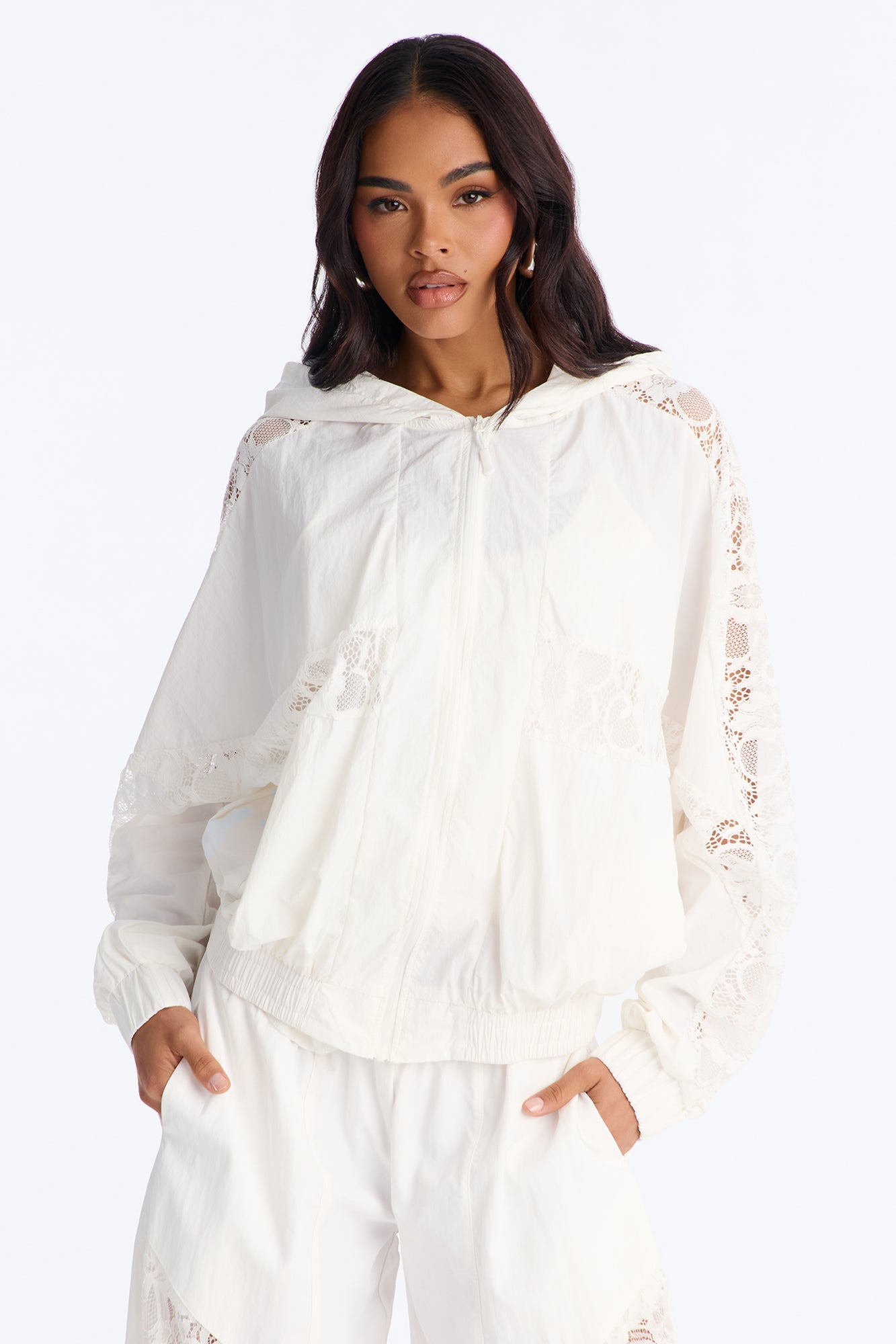 https://cdn.shopify.com/s/files/1/0293/9277/files/04-03-26_S3_50_25KT3364J_White_KK_PC_14-01-41_10637_PXF.jpg?v=1775579909