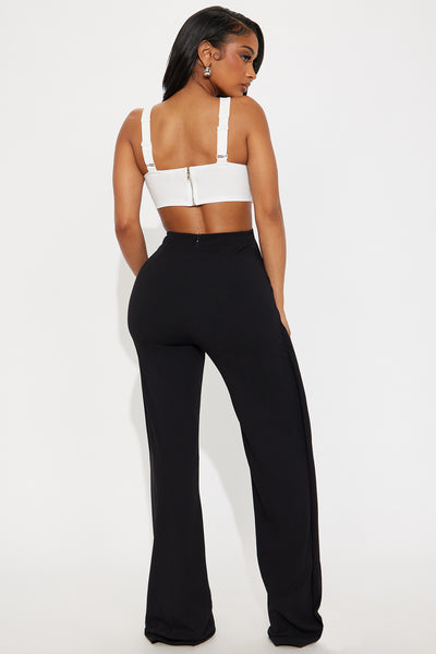 https://cdn.shopify.com/s/files/1/0293/9277/files/04-28-25_S6_48_JP242331_BlackWhite_LH_PC_14-36-02_71684_PXF.jpg?v=1745962874&with=400&height=600