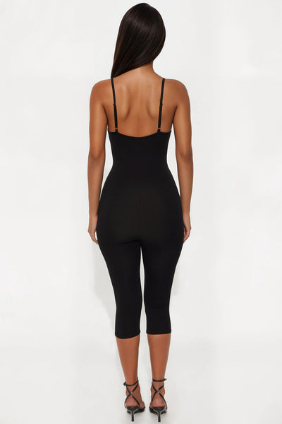 https://cdn.shopify.com/s/files/1/0293/9277/files/05-01-25_S6_9_HP21556_Black_JG_AP_10-09-06_73838_CM-Amira_SG_ES.jpg?v=1748460891&with=400&height=600