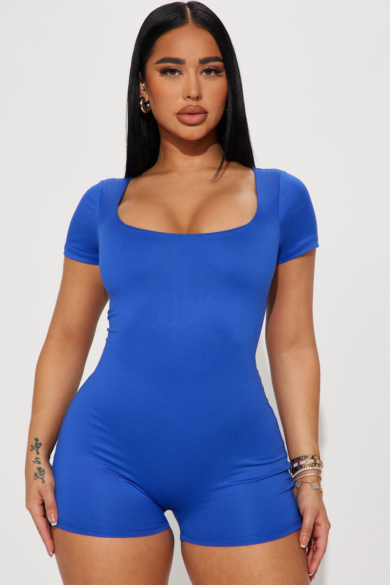 https://cdn.shopify.com/s/files/1/0293/9277/files/05-17-23Studio6_TA_D_14-48-58_53_JR49770_CobaltBlue_6526_DG.jpg?v=1684858464