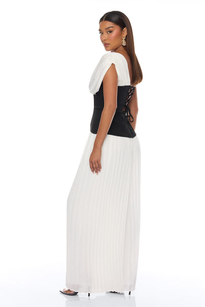 https://cdn.shopify.com/s/files/1/0293/9277/files/05-20-26_S9_25_BJ5878_BlackWhite_KJ_IM_13-54-21_3534_PXF.jpg?v=1779476140&with=400&height=600