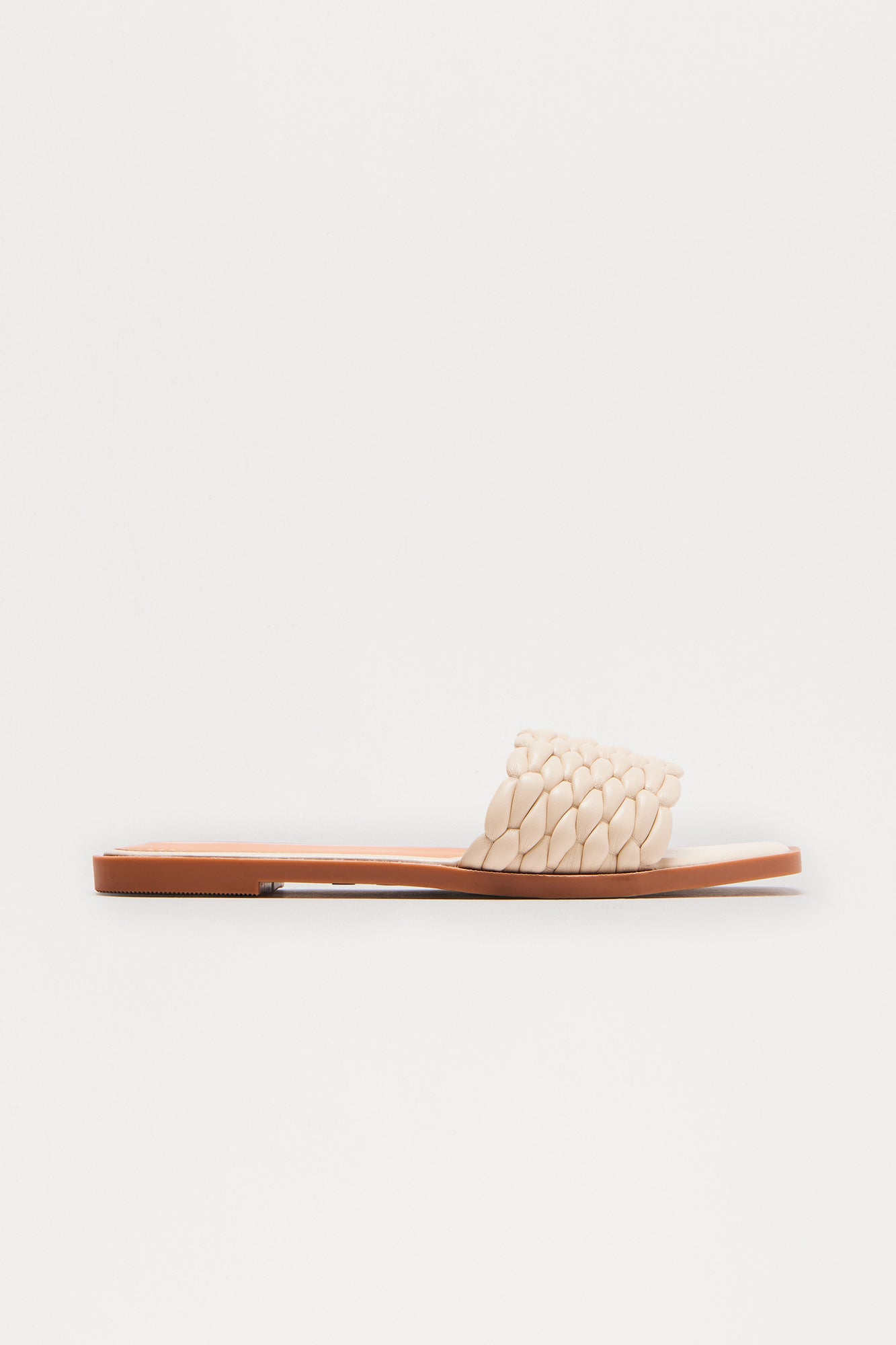 https://cdn.shopify.com/s/files/1/0293/9277/files/05-21-25_S15_166_STANDOUT56_Ivory_CZ_13-48-09_FLATLAY_5281_PXF.jpg?v=1750873912