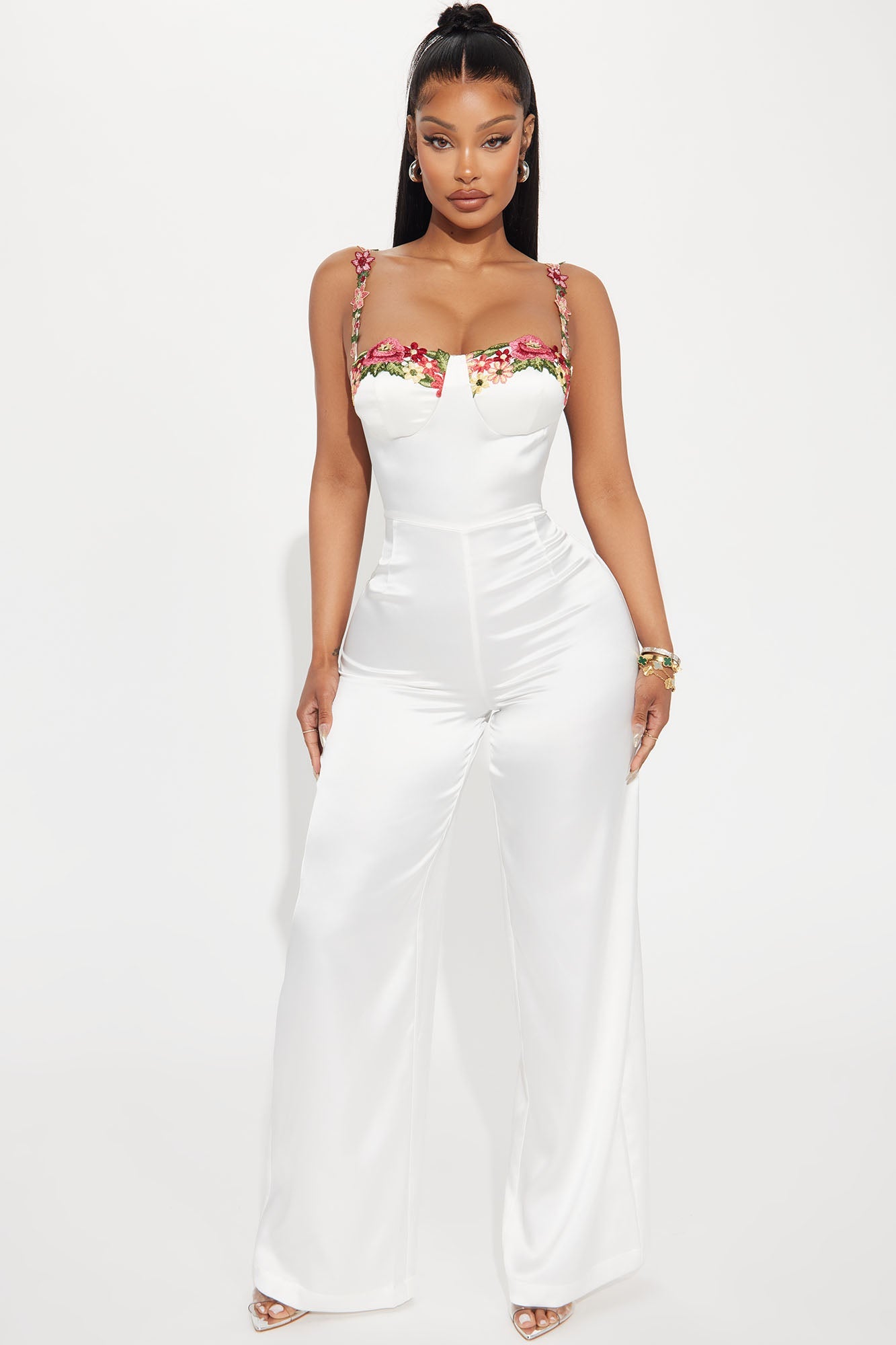 https://cdn.shopify.com/s/files/1/0293/9277/files/05-22-24_S2_18_KDJJ4021807_White_CXB_RL_14-40-50_22708_CM.jpg?v=1716505845