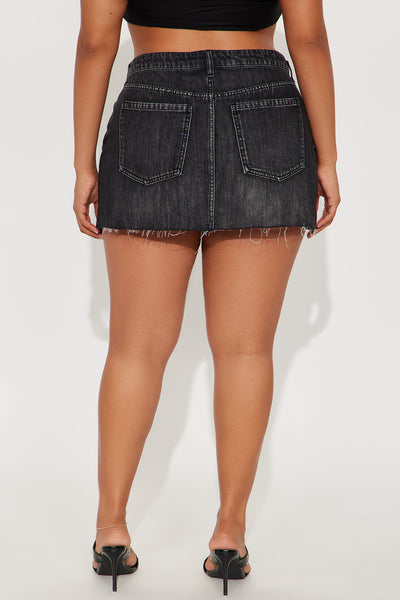 https://cdn.shopify.com/s/files/1/0293/9277/files/05-28-25_S3_20_FN2350B169_BlackWash_AE_MC_11-07-01_PLUS_64271_PXF.jpg?v=1748551128&with=400&height=600