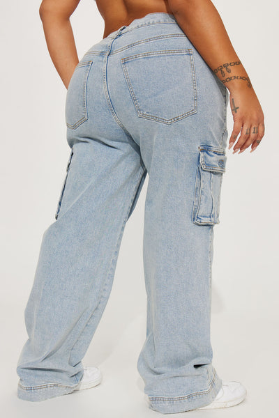 https://cdn.shopify.com/s/files/1/0293/9277/files/05-31-23Studio5_TK_MR_15-18-47_32_E8J1332_LightWash_0271_PLUS_SG.jpg?v=1686071496&with=400&height=600