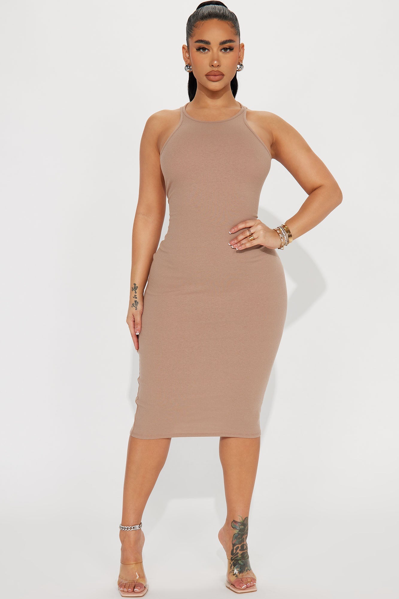 https://cdn.shopify.com/s/files/1/0293/9277/files/06-02-23Studio5_KF_PC_10-54-18_24_RD49862_Taupe_0571_CM.jpg?v=1686334316