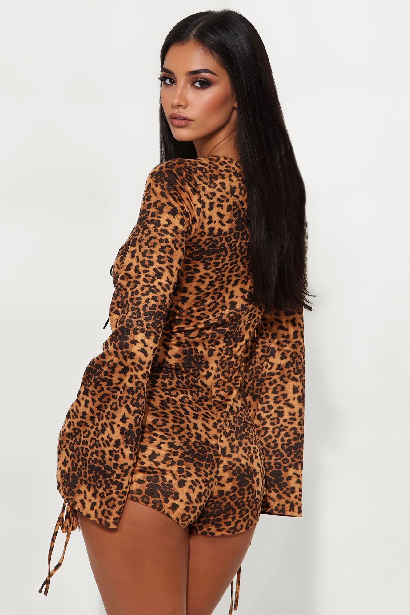 https://cdn.shopify.com/s/files/1/0293/9277/files/06-04-25_S4_7_67187SK_Leopard_AE_AP_09-34-15_43996_CM-Amira_BH.jpg?v=1750866458