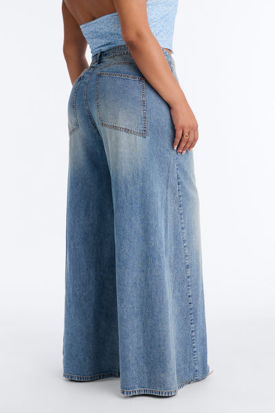 https://cdn.shopify.com/s/files/1/0293/9277/files/06-11-26_S8_9_B325JN3919_VintageWash_MB_DJ_12-49-09_PLUS_0312_PXF_54402098-5c26-4c17-9330-f846308ea713.jpg?v=1781631570&with=400&height=600