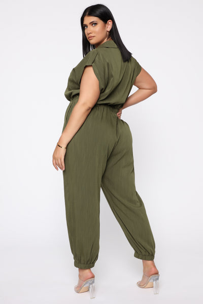 https://cdn.shopify.com/s/files/1/0293/9277/products/06-12-19_Studio_1_DV_10-31-06_21__YP80432_Olive_3645_KS.jpg?v=1571441166&with=400&height=600