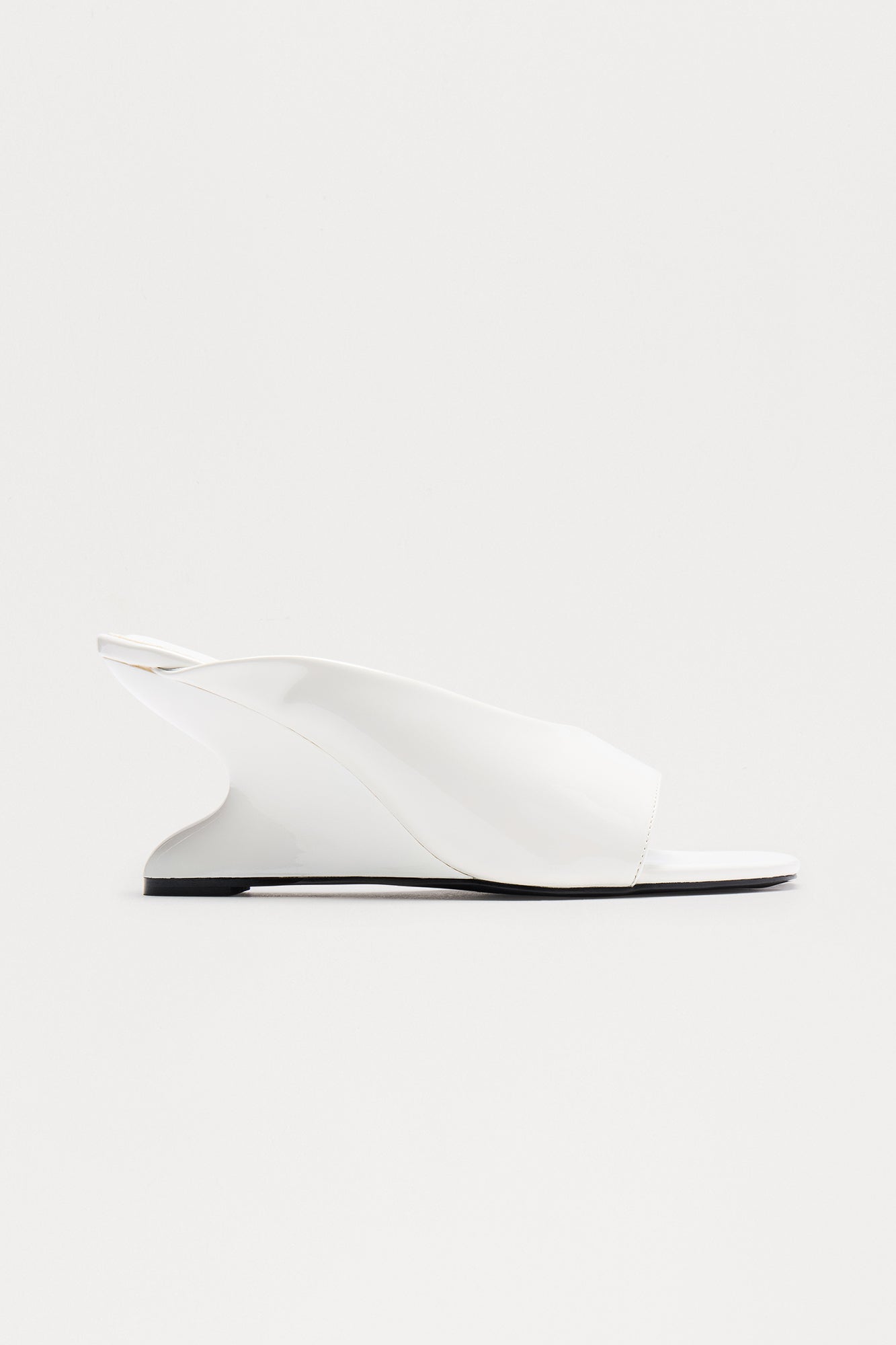 https://cdn.shopify.com/s/files/1/0293/9277/files/06-25-25_S10_5_KEEPCURVING_White_CXB_11-51-21_FLATLAY_19829_PXF.jpg?v=1750978904