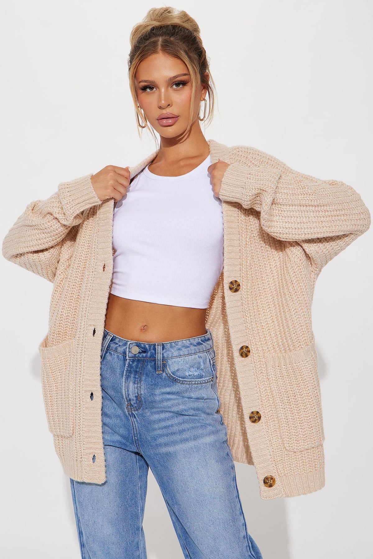 https://cdn.shopify.com/s/files/1/0293/9277/files/07-07-23Studio5_HY_PC_15-20-41_48_HF23F493_Sand_2202_PXF.jpg?v=1689350784