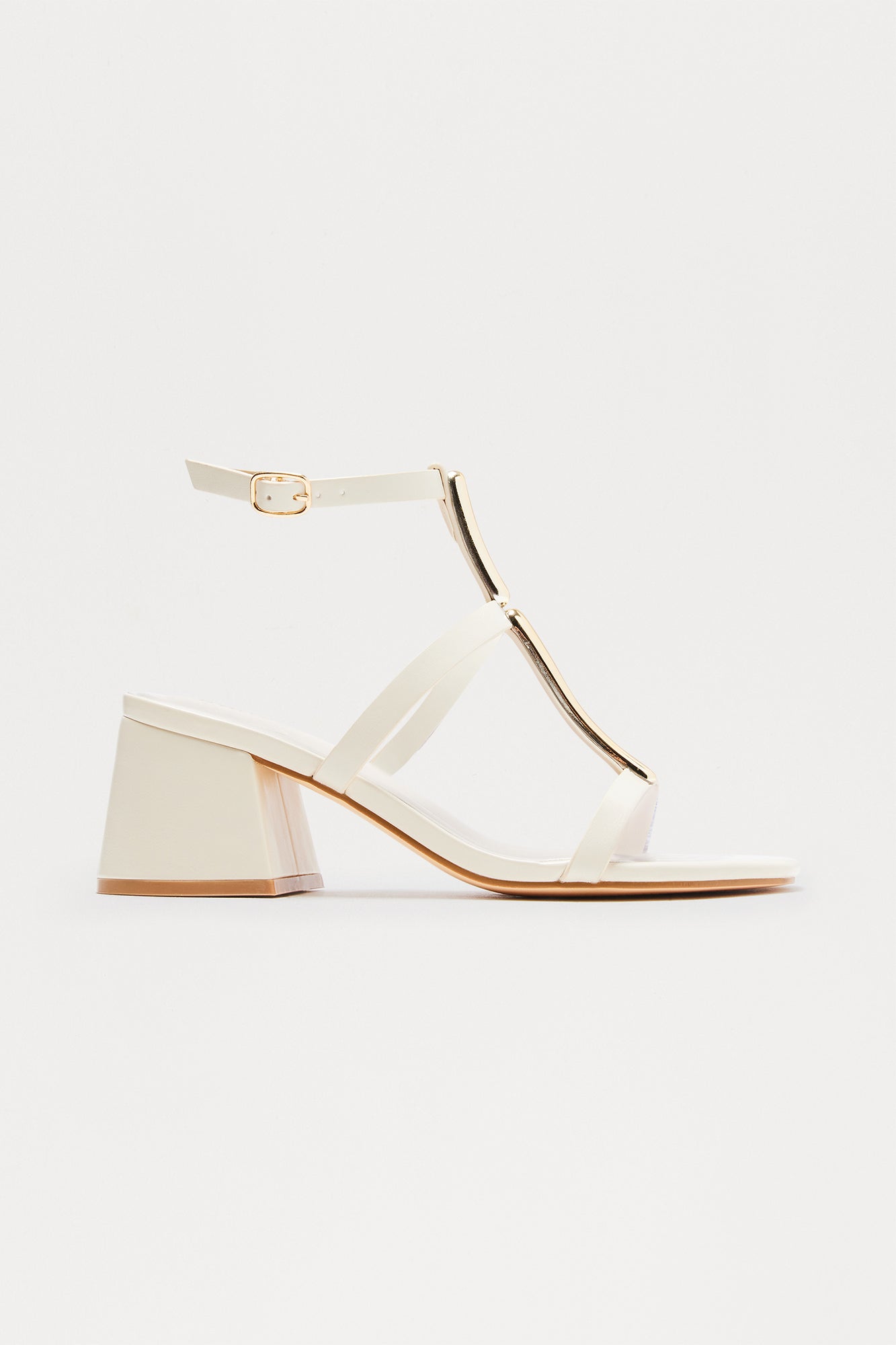 https://cdn.shopify.com/s/files/1/0293/9277/files/07-07-25_S15_4_BOBBIE58_Ivory_AE_11-07-25_FLATLAY_7884_PXF.jpg?v=1752007034