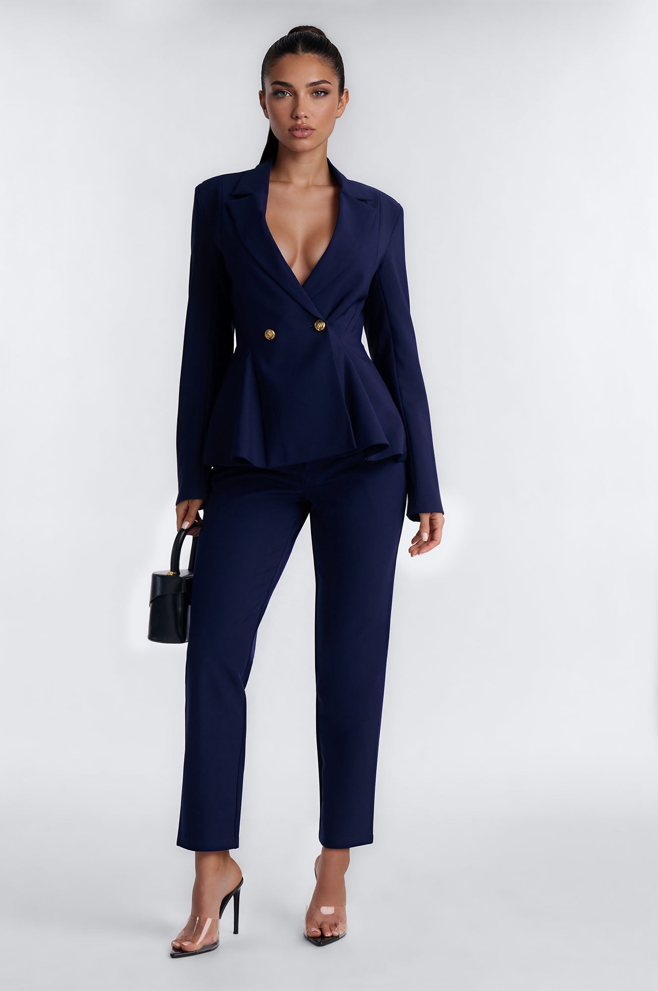 https://cdn.shopify.com/s/files/1/0293/9277/files/07-08-26_S3_43_24GWQ8325A_Navy_JG_AA_14-43-29_7461-FN_Remi_HighSleek-PXF_BH_fcd8b8b7-6493-4f7a-ab45-d171456d7209.jpg?v=1784744526