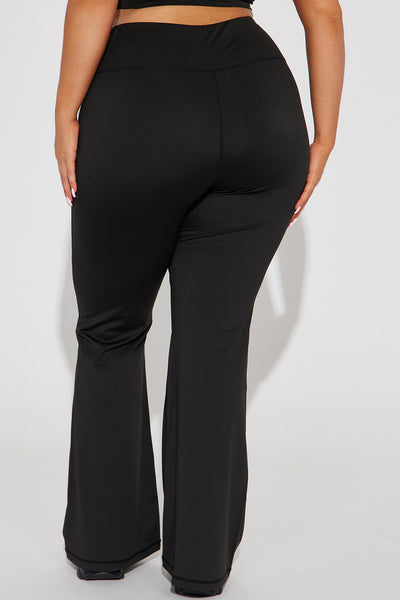 https://cdn.shopify.com/s/files/1/0293/9277/files/07-13-23Studio3_CC_DB_10-09-35_2_ZDCK014_Black_19783_PLUS_PXF.jpg?v=1690396070&with=400&height=600