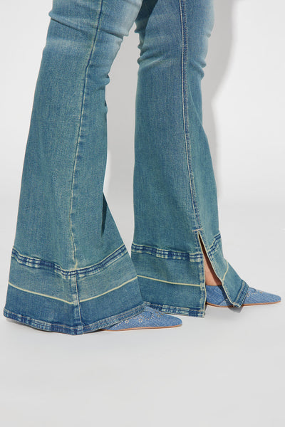 https://cdn.shopify.com/s/files/1/0293/9277/files/08-07-23Studio4_TH_IM_10-58-54_12_JP2303302_Denim_3495_PLUS_SG.jpg?v=1692053913&with=400&height=600