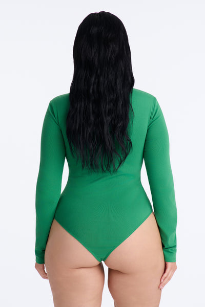 https://cdn.shopify.com/s/files/1/0293/9277/files/08-21-26_S2_2_12WXNFL7047_Kellygreen_ACE_SS_11-48-56_PLUS_3010_MWA_CM.jpg?v=1787928133&with=400&height=600