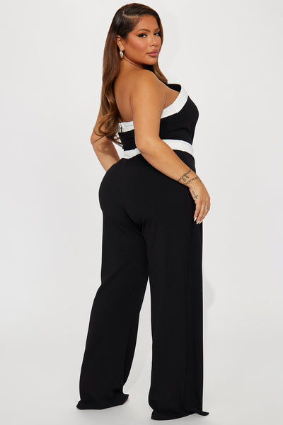 https://cdn.shopify.com/s/files/1/0293/9277/files/08-29-23Studio4_KT_AP_15-22-07_67_JP17364_BlackWhite_P_5733_PLUS2_PXF.jpg?v=1693605305&with=400&height=600