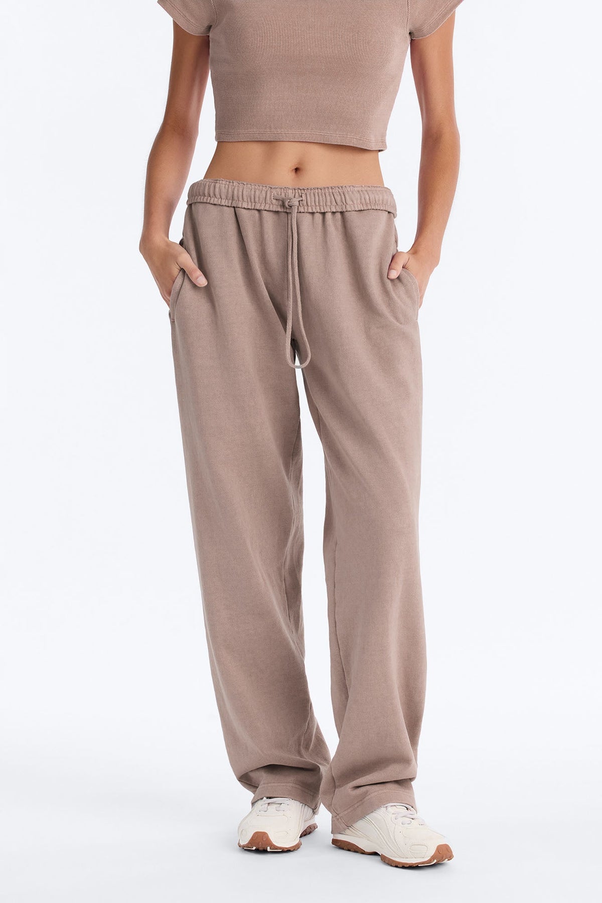 https://cdn.shopify.com/s/files/1/0293/9277/files/09-11-26_S9_15_OLEPKUSM11_WashedMauve_ZSR_ACE_CW_14-12-22_7227_PXF_BH_JA_WashedStone.jpg?v=1789746385