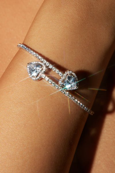 https://cdn.shopify.com/s/files/1/0293/9277/products/09-15-22Studio6_RT_15-20-10_58_84115VCR_Silver_1193_SG.jpg?v=1663284040&with=400&height=600