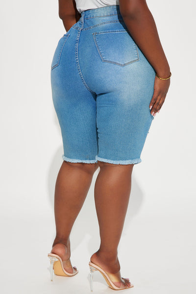 https://cdn.shopify.com/s/files/1/0293/9277/files/09-18-23Studio1_RA_AP_15-05-09_35_K4B_LightBlueWash_R_8507_PLUS_SG.jpg?v=1695840352&with=400&height=600