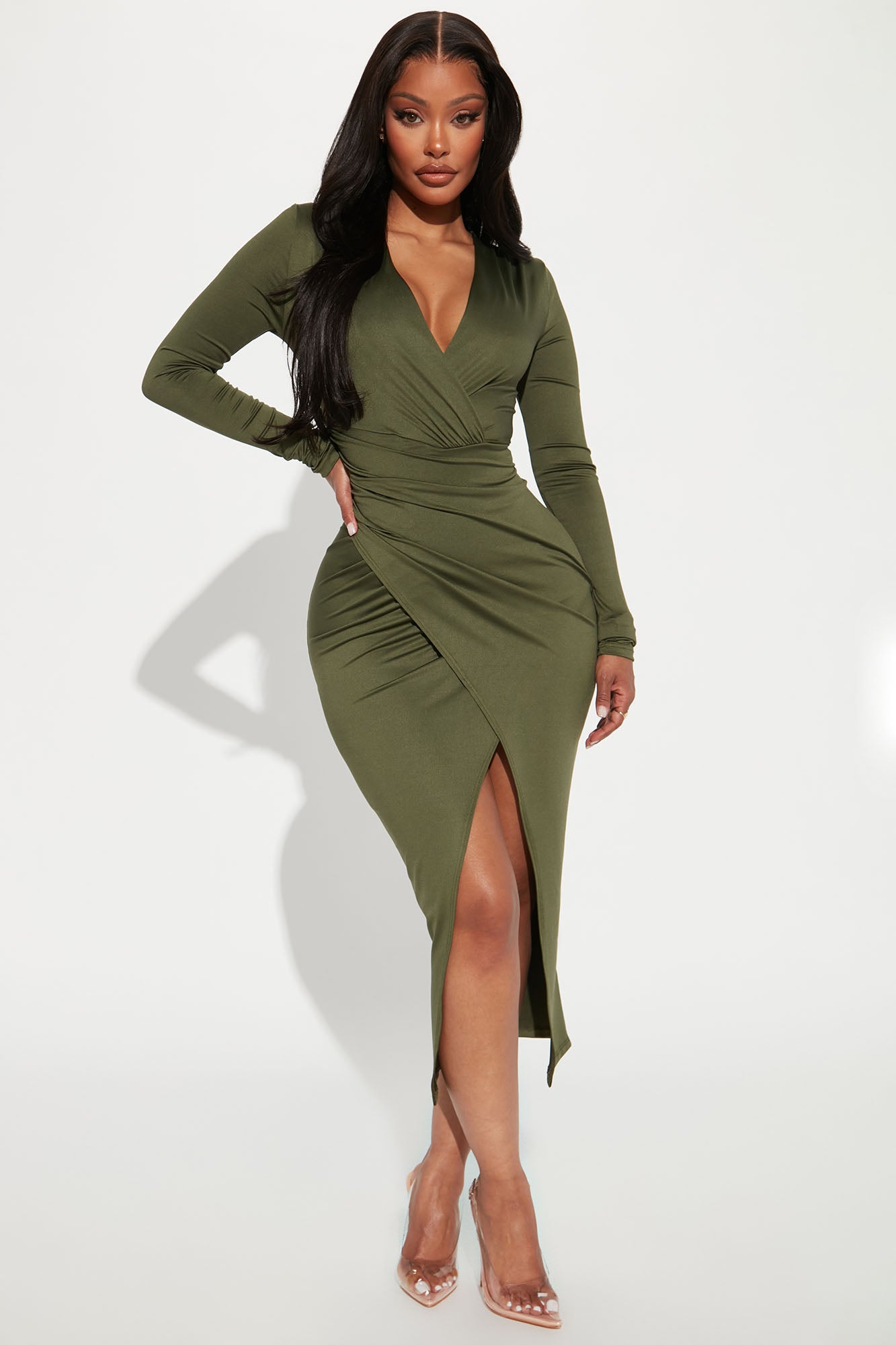 https://cdn.shopify.com/s/files/1/0293/9277/files/09-28-22Studio2_RM_AC_16-03-05_30_D10933_Olive_0674_BH_JA.jpg?v=1759443442