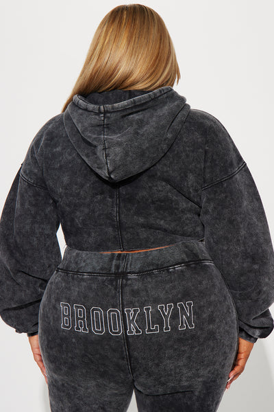 https://cdn.shopify.com/s/files/1/0293/9277/files/10-10-23Studio4_TK_AC_15-00-05_55_ZDZPK11223_BlackWash_15961_PLUS_PXF.jpg?v=1697584416&with=400&height=600