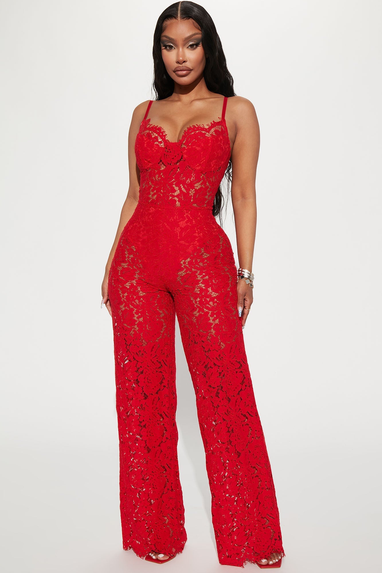 https://cdn.shopify.com/s/files/1/0293/9277/products/10-11-22Studio2_ME_RL_14-38-03_24_P2107FN_Red_0075_JB_JB.jpg?v=1665529342