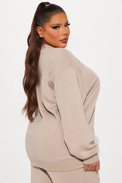 https://cdn.shopify.com/s/files/1/0293/9277/files/11-05-24_S4_1_7VND7A1363NV_Taupe_P_HY_DO_10-19-40_PLUS_89920_PXF.jpg?v=1736274242&with=400&height=600