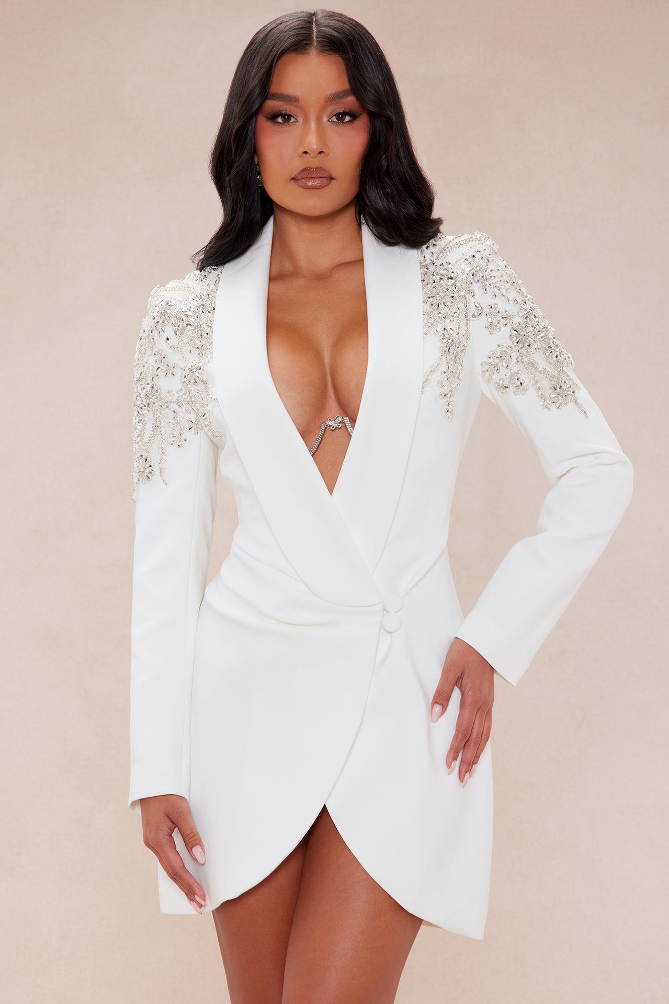 https://cdn.shopify.com/s/files/1/0293/9277/files/11-13-24_S5_17_24GWQ8001_Ivory_AZ_IM_11-58-29_25854_PXF.jpg?v=1734399790