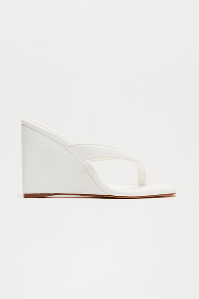 https://cdn.shopify.com/s/files/1/0293/9277/files/11-18-24_S10_34_GILDA3_White_CXB_10-09-41_15147_ES.jpg?v=1739993887&with=400&height=600