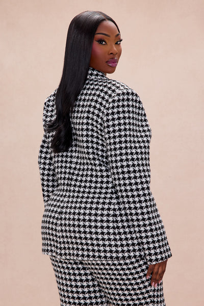 https://cdn.shopify.com/s/files/1/0293/9277/files/11-18-25_S5PM_39_GW25K5228A_BlackWhite_ZSR_AE_AC_19-00-09_PLUS_23716_PXF.jpg?v=1764359760&with=400&height=600