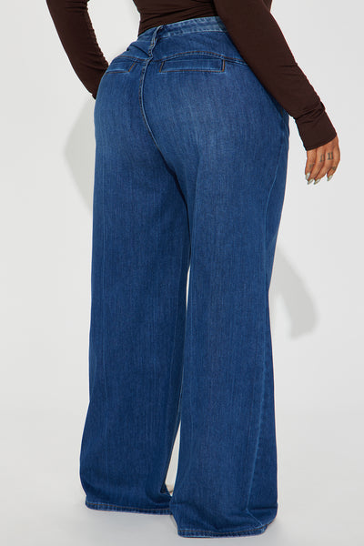 https://cdn.shopify.com/s/files/1/0293/9277/files/11-31-23Studio4_RA_AC_13-27-37_2_FN25035_DarkWash_29357_PLUS_PXF.jpg?v=1699909297&with=400&height=600