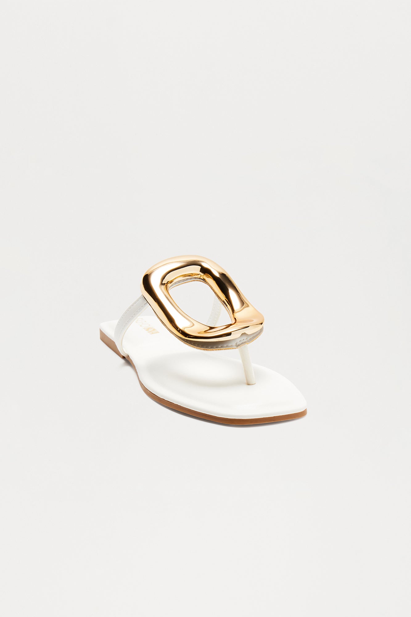 https://cdn.shopify.com/s/files/1/0293/9277/files/12-16-24_S10_65_TOKEN09_White_CXB_11-15-35_15562_PXF_ES.jpg?v=1740613810