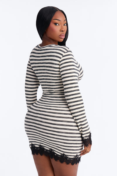 https://cdn.shopify.com/s/files/1/0293/9277/files/34985BG_Black_White_PLUS_V4.jpg?v=1790264156&with=400&height=600