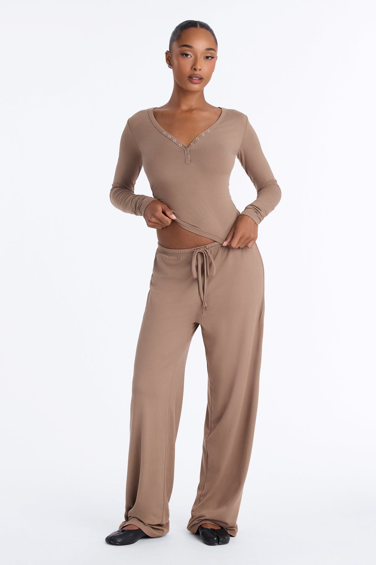 https://cdn.shopify.com/s/files/1/0293/9277/files/71744_Taupe_JR_V2.jpg?v=1787350704