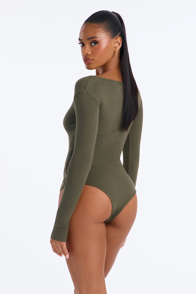https://cdn.shopify.com/s/files/1/0293/9277/files/7VND5B0552NV_Olive_JR_V4.jpg?v=1788294139&with=400&height=600
