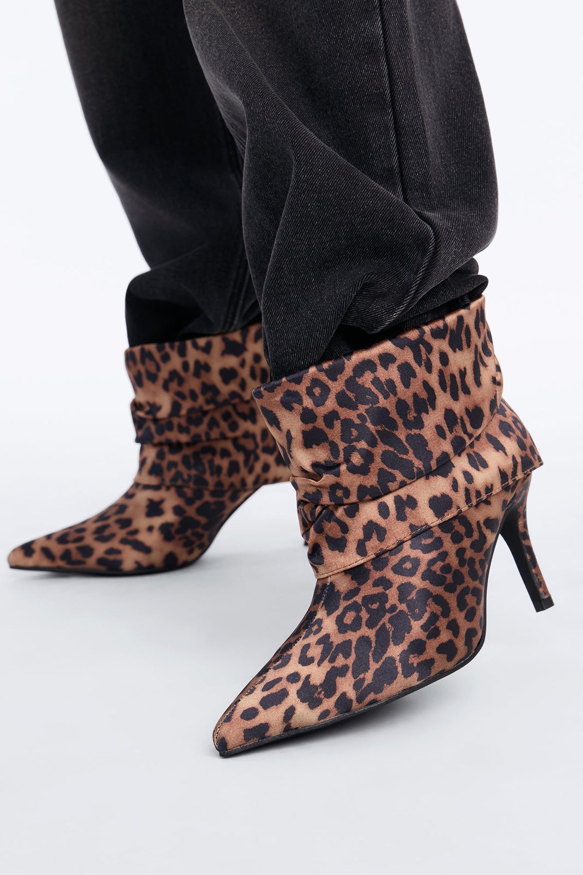 https://cdn.shopify.com/s/files/1/0293/9277/files/SEEKER_Leopard_JR_V1.jpg?v=1787090638