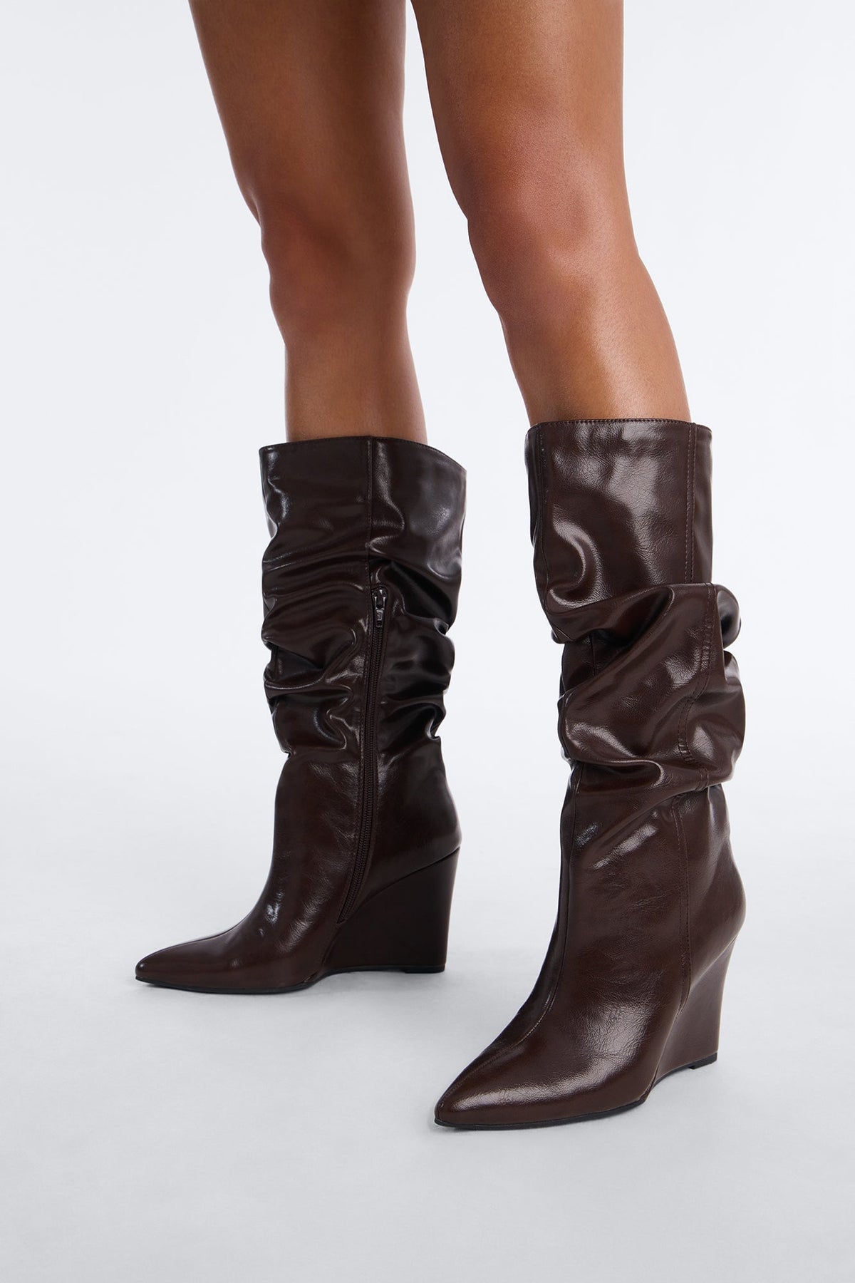 https://cdn.shopify.com/s/files/1/0293/9277/files/TWISTED01_Brown_JR_V1.jpg?v=1789055925