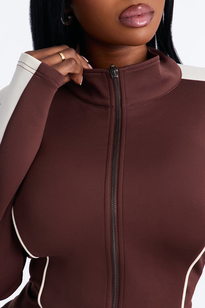 https://cdn.shopify.com/s/files/1/0293/9277/files/V126MS0857_Chocolate_PLUS_V4.jpg?v=1785338304&with=400&height=600