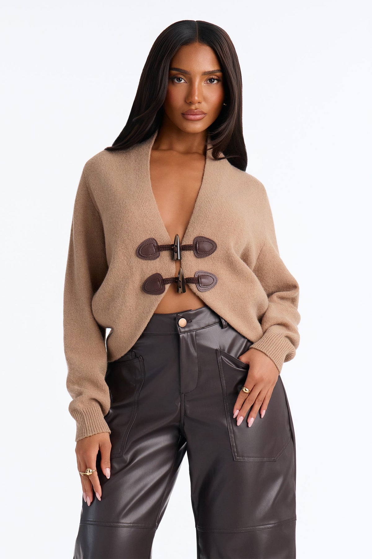 https://cdn.shopify.com/s/files/1/0293/9277/files/V426KT0522_Taupe_JR_V1.jpg?v=1791397324
