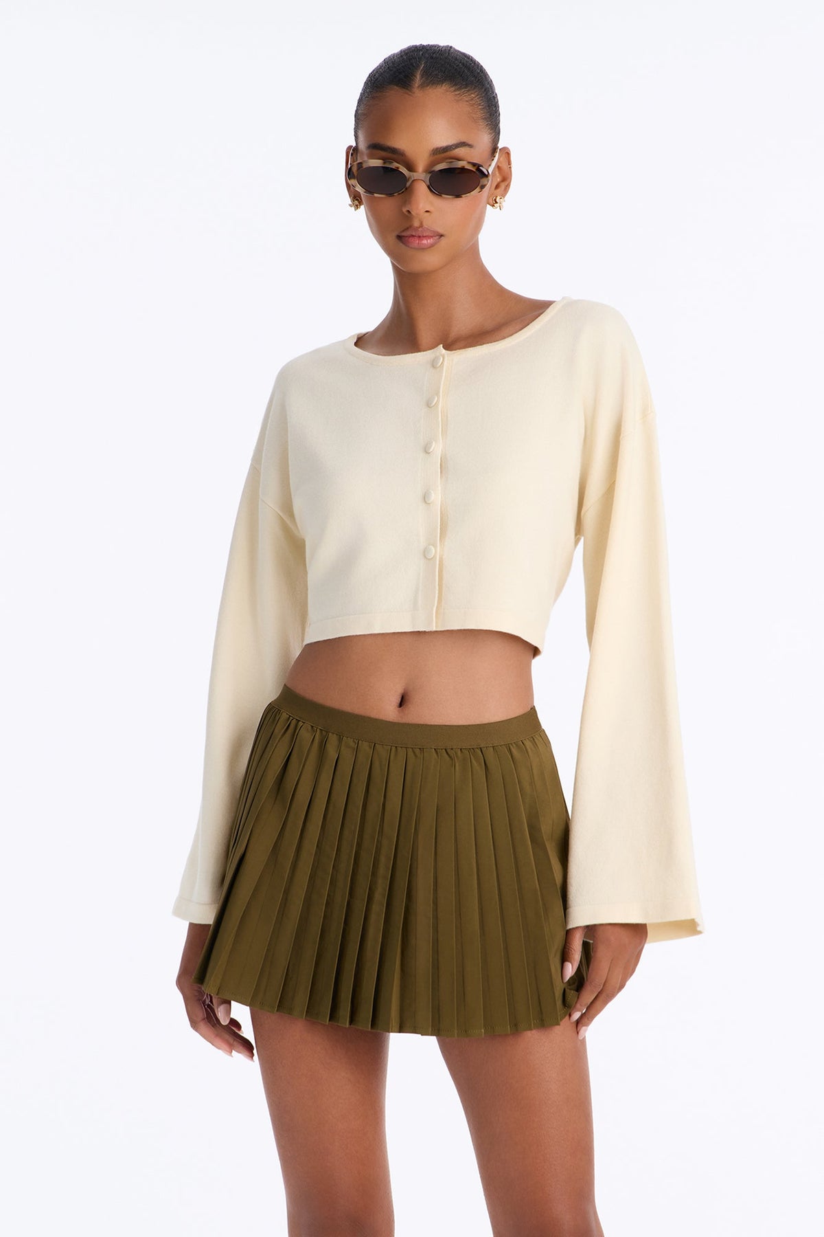 https://cdn.shopify.com/s/files/1/0293/9277/files/V426SW11072_Ivory_JR_V1.jpg?v=1787088705