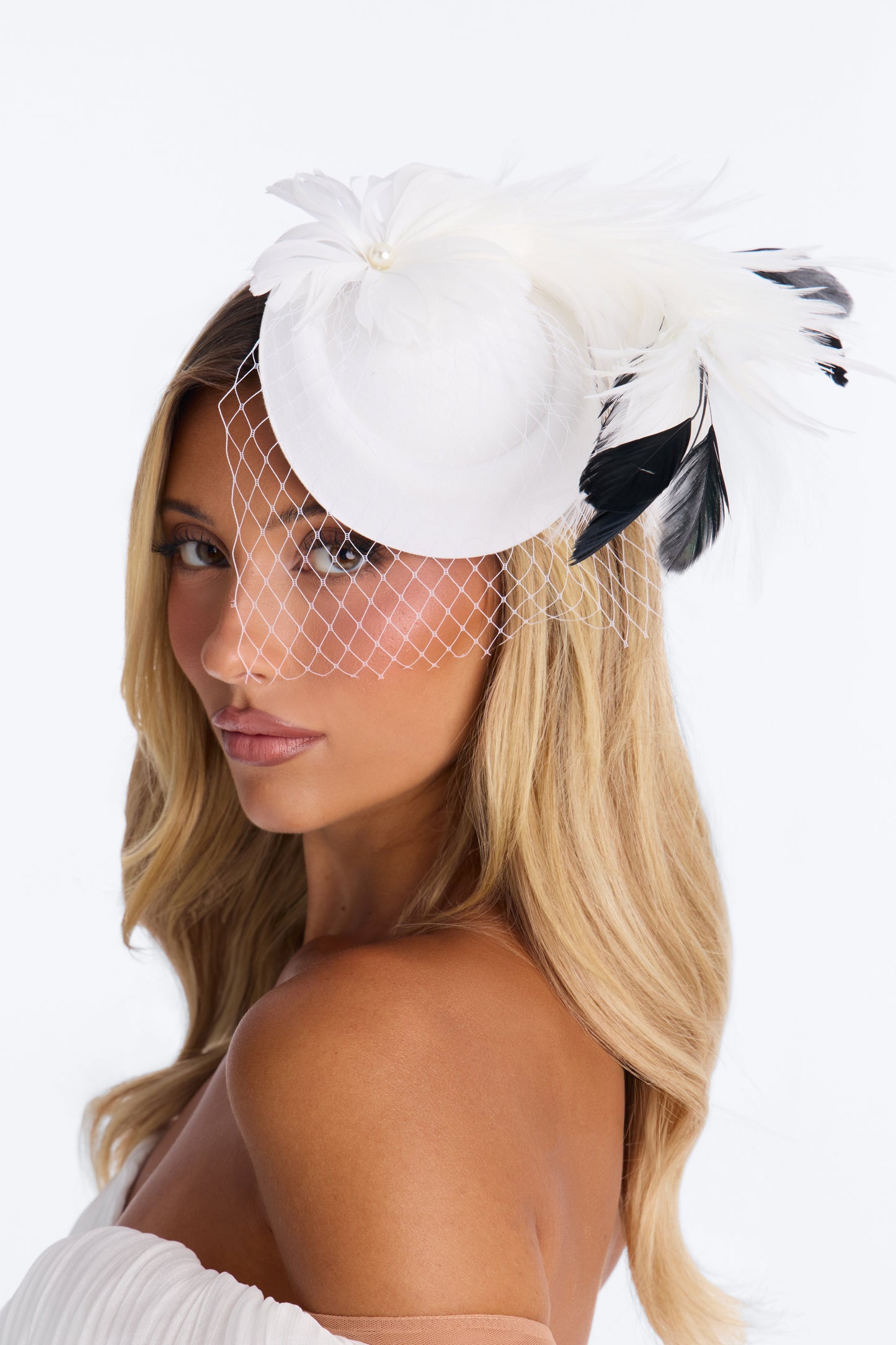 https://cdn.shopify.com/s/files/1/0293/9277/files/ZDFNA6636_White_JR_V1.jpg?v=1783014582