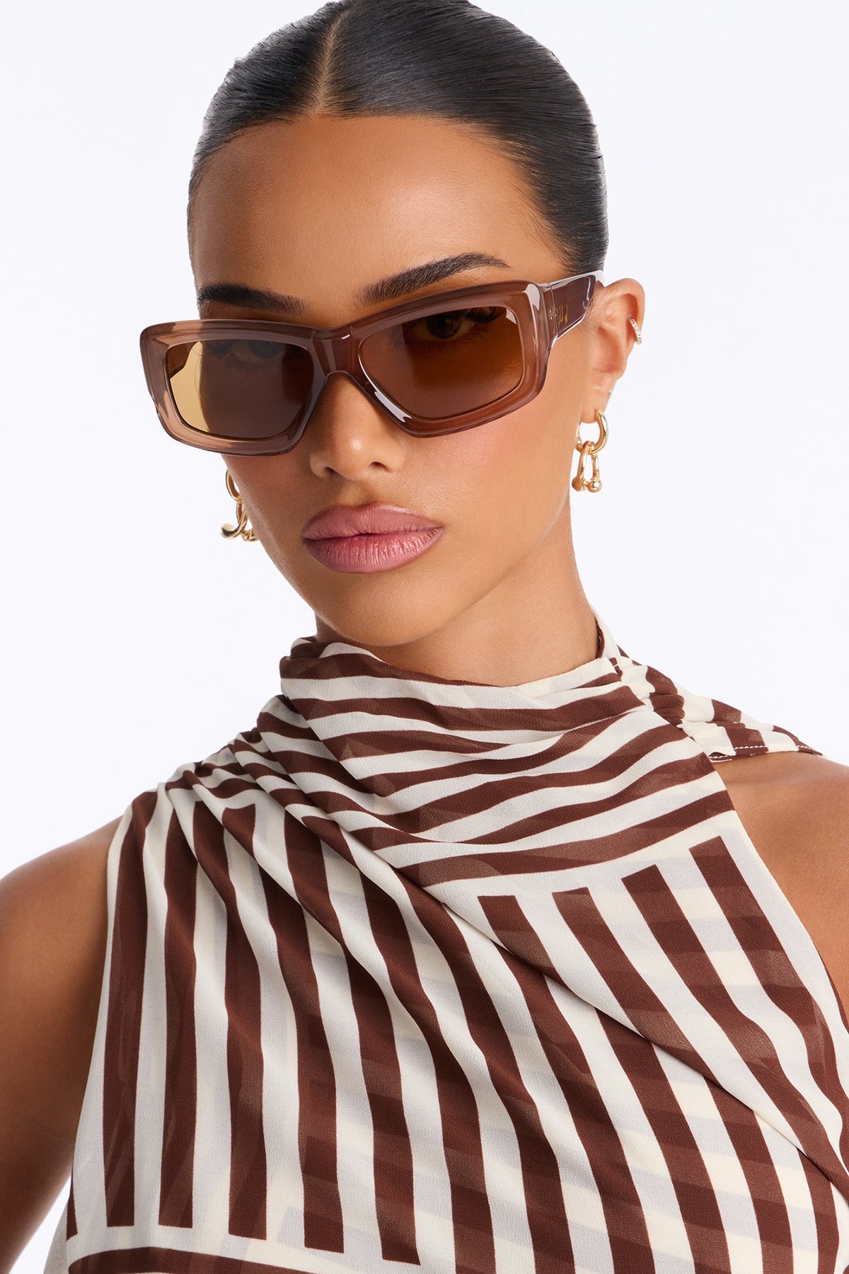 https://cdn.shopify.com/s/files/1/0293/9277/files/ZDFNA7031_Brown_JR_V1.jpg?v=1786993559