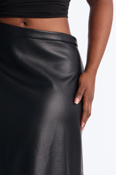 https://cdn.shopify.com/s/files/1/0293/9277/files/ZDPDSJZO26464S_Black_PLUS_V4.jpg?v=1784839412&with=400&height=600