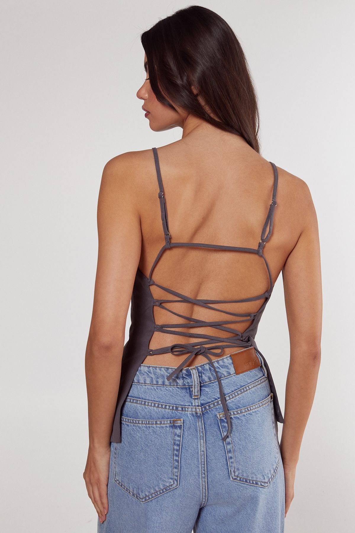 https://mediahub.prettylittlething.com/bgg25453_charcoal_xl_3